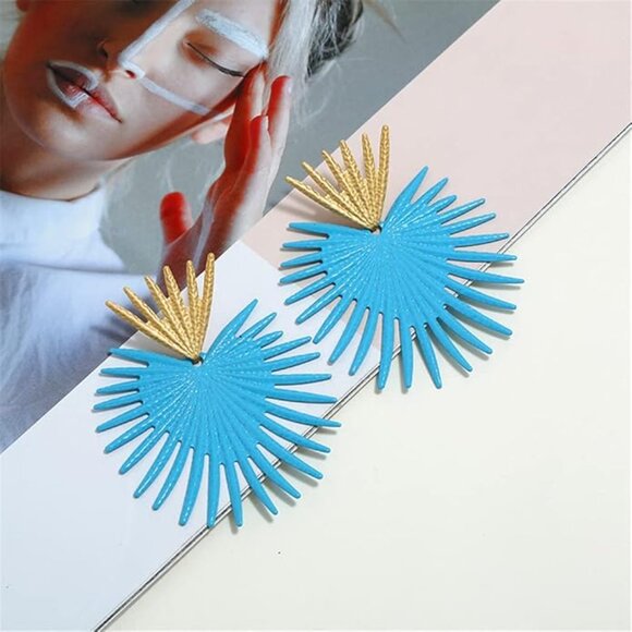 “Radiance” Baby Blue Gold Heart Crown Sunburst Beam Ray Regal Royal Earring - Picture 3 of 3